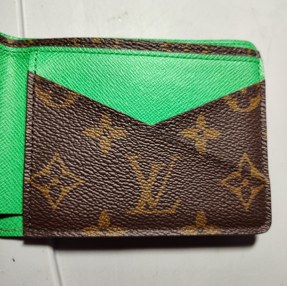 Louis Vuitton Limited Edition Men's Wallet - Picture 6 of 13